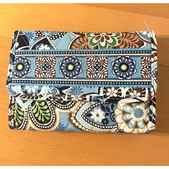 Vera Bradley Bali Blue Trifold Wallet Floral Paisley Quilted Cotton Retired Boho - Picture 1 of 5